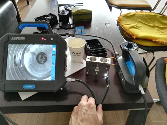 用亞泰光電工業內窺鏡查看旁路支管等加工情況,毛刺及殘缺部位